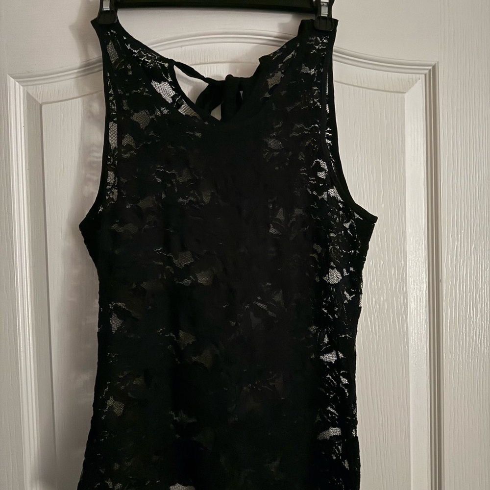 Elegant Black Lace Sleeveless Top